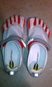 vibram stretched toes